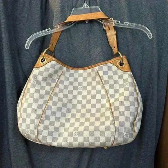 Authentic Louis Vuitton - Picture 2 of 11